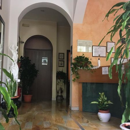 Hotel Capri Milan Luaran gambar