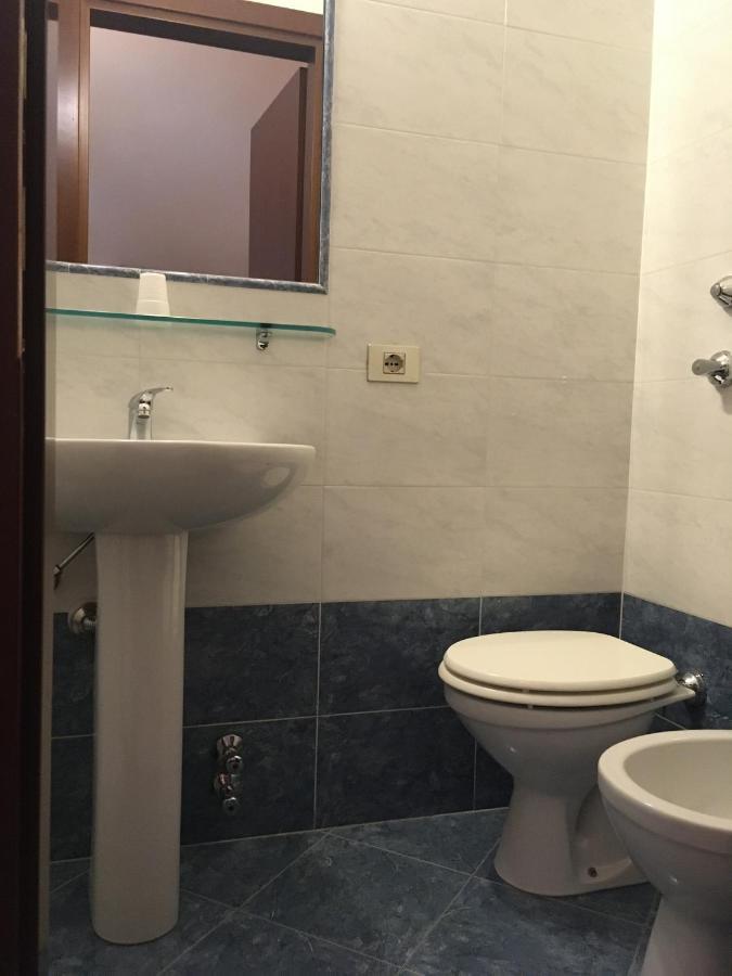 Hotel Capri Milan Luaran gambar