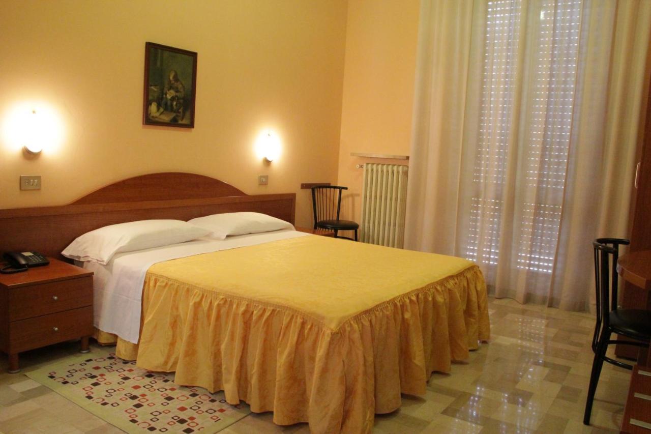 Hotel Capri Milan Luaran gambar