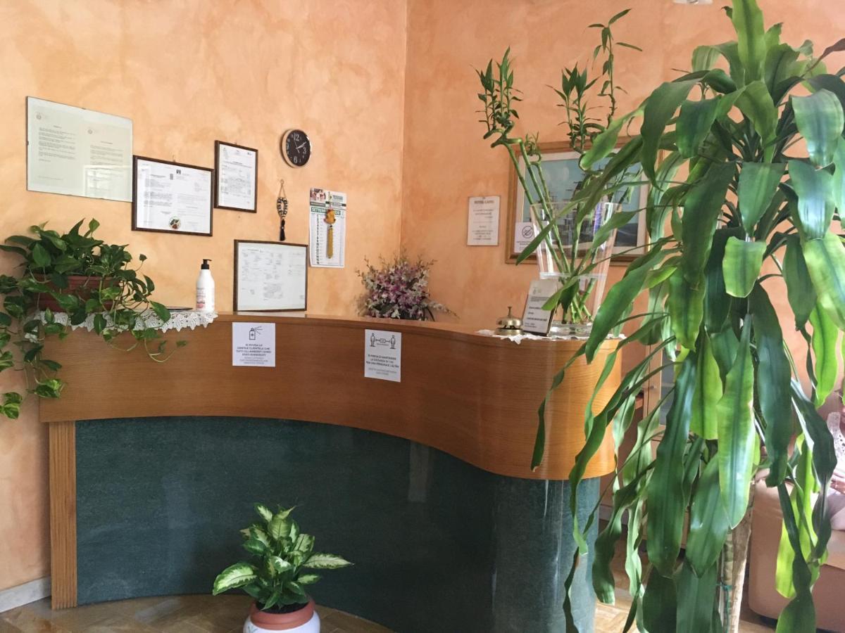 Hotel Capri Milan Luaran gambar